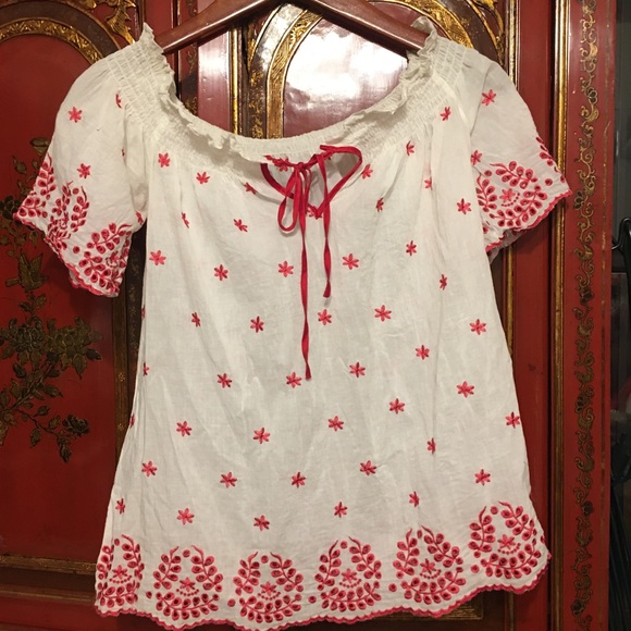 BEBE Red Embroidery Floral & White Blouse size XS - Picture 3 of 5
